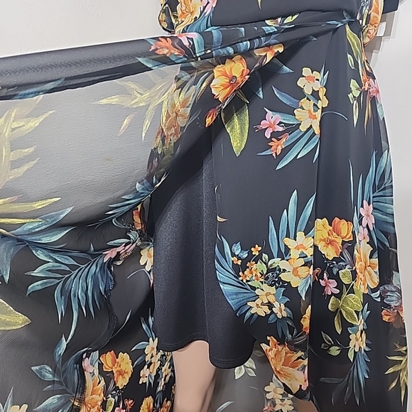 🆕️By & By Juniors Floral Tropical Hi Low Print Flutter Sleeve Dress 11 - Picture 14 of 15